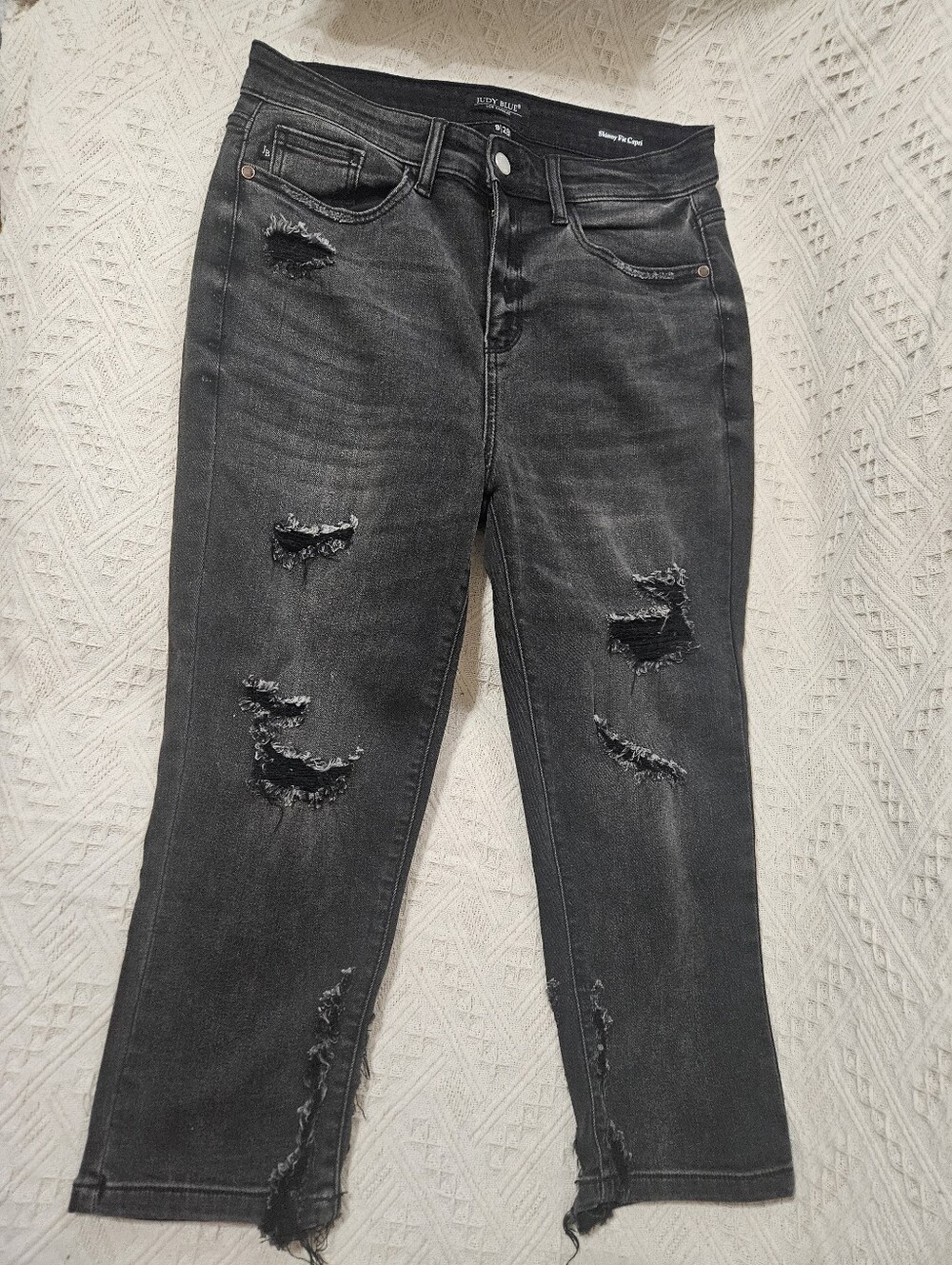 Judy Blue Black Washed Skinny Fit Capri Jeans